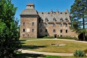 Conros et son château, Auvergne Rhône Alpes