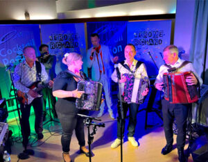 Jérôme Richard et son orchestre au village vacances la Chataigneraie - Cantal