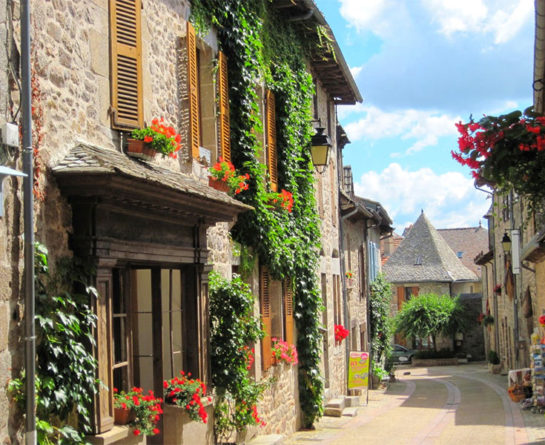 découverte gastro marcolès cantal domaine de la chataigneraie vacances d'été